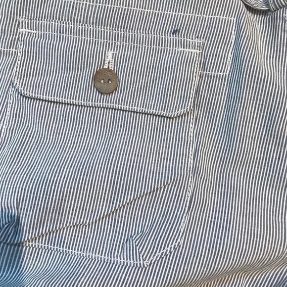 Adorable pinstripe shorts. NWOT - Picture 4 of 6